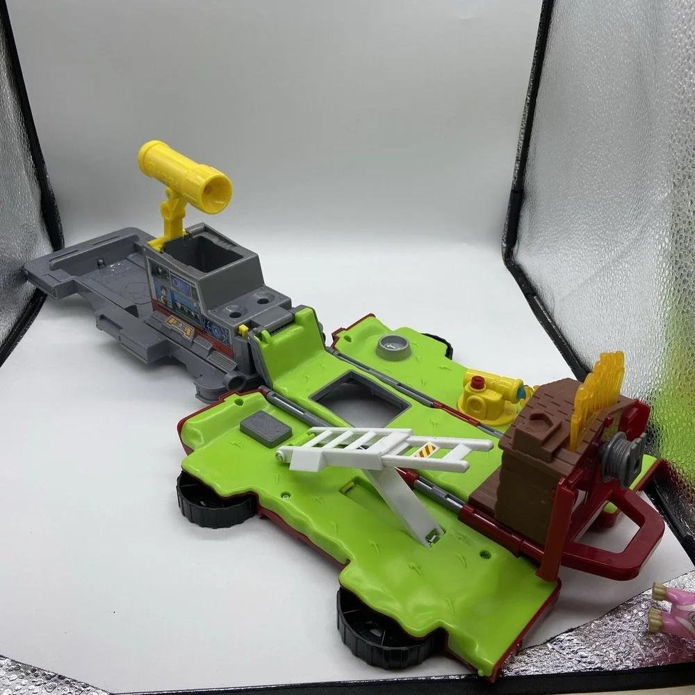 Paw Patrol Marshall Transforming Fire Truck Vehicle with Marshall Figure Red 03